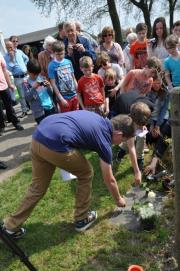 Stolpersteenlegging vrijdag 3 mei 2013. Foto’s Willy Gelinck.